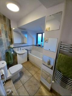 Bath/Shower Room