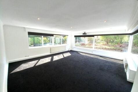 CINEMA/ENT ROOM/BED 