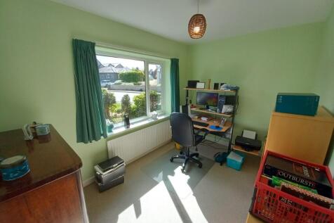STUDY/BEDROOM 5