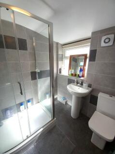 SHOWER ROOM 2