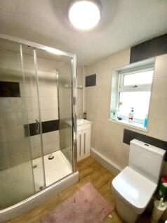 SHOWER ROOM 1