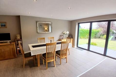 DINING ROOM/LOUNGE