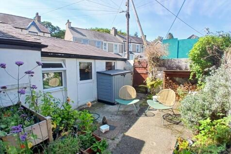 REAR COURTYARD