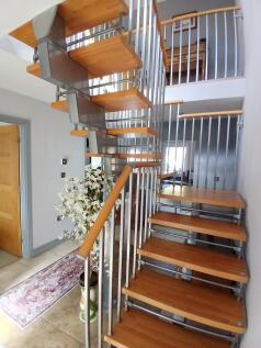 STAIRS TO 1ST FLOOR