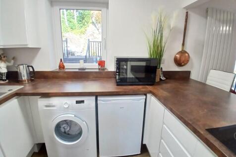 2ND KITCHEN