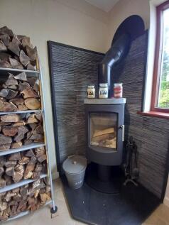 LOG BURNER IN KITCHE