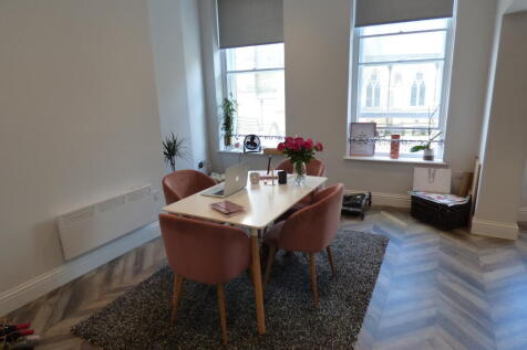 Dining Area / Lounge