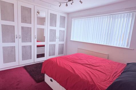 Second bedroom