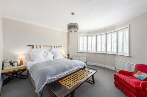 bedroom (1).jpg
