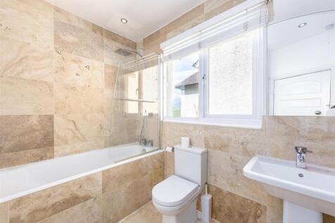 bathroom (1).jpg