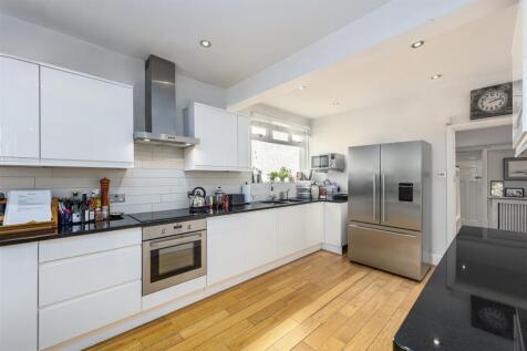 kitchen (2).jpg