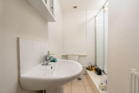 Bathroom 1.jpg