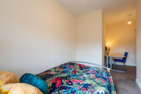 Bedroom 5.jpg