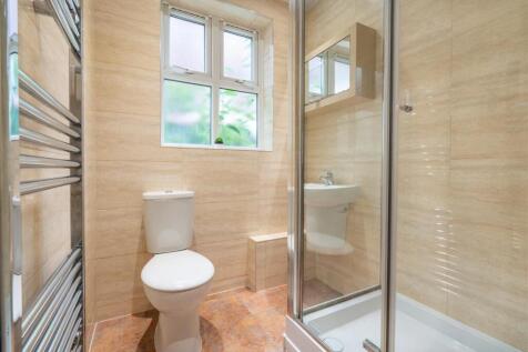 Bathroom 1.jpg