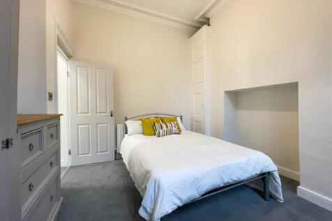 Flat 2_-6.jpg