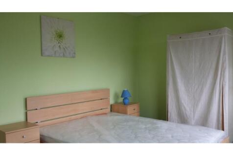 595 Crookesmoor Rd- bedroom.jpg