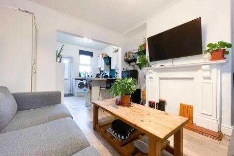 146 Duncombe-7.jpg