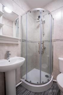 Bathroom 1_.jpg