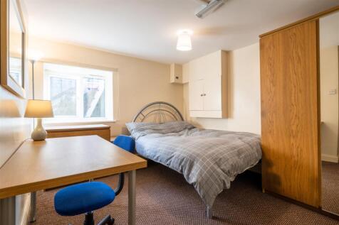 Bedroom 1.jpg