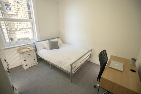 455crookemoor road bedroom3.jpg