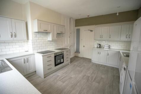 15 beach hill road kitchen.jpg