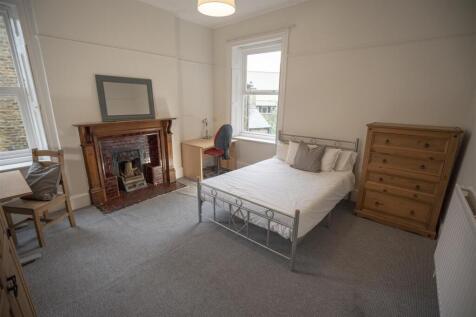 15 beach hill road bedroom 1.jpg