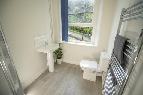 15 beach hill road bathroom 2.jpg
