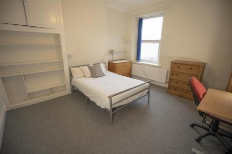 15 beach hill road bedroom 2.jpg