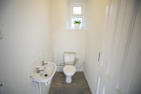 15 beach hill road bathroom 1.jpg