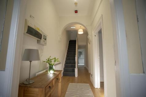 10 harcourt road entrance.jpg