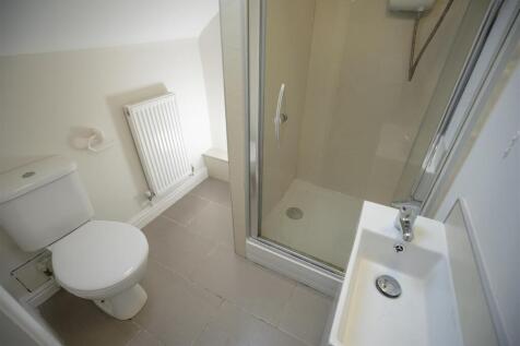 10 harcourt road shower room 2.jpg