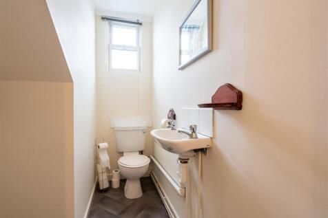 Bathroom.jpg