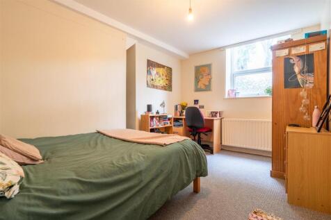 Bedroom 2.jpg