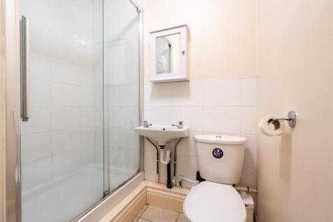 Bathroom 2.jpg