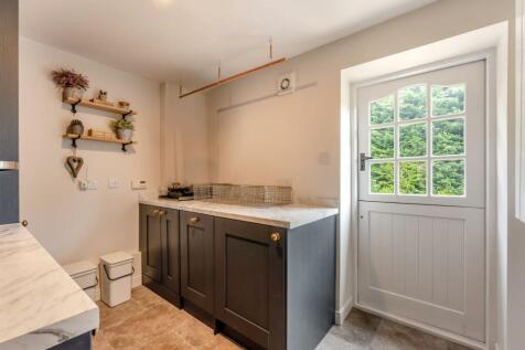8592744-interior36v2.jpg