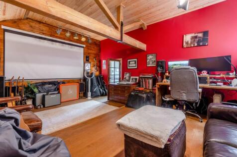 8592744-interior33.jpg