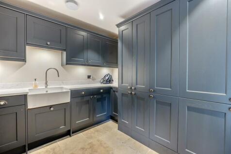 8608560-interior04.jpg