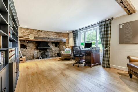 8608560-interior12.jpg
