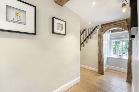 8608560-interior19.jpg
