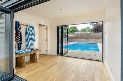 8608560-interior43.jpg