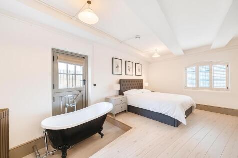 Bedroom with Bath.jpeg