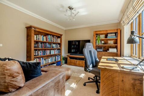 8593143-interior60-800.jpg