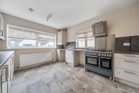 1383582-12-692456...