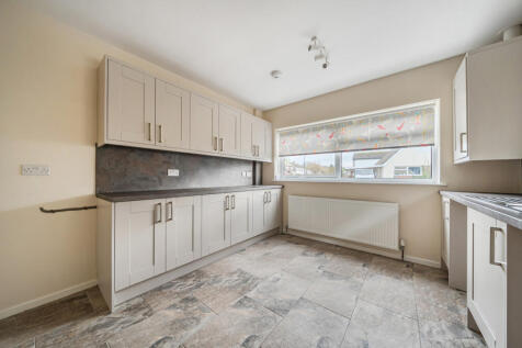 1383582-11-692456...