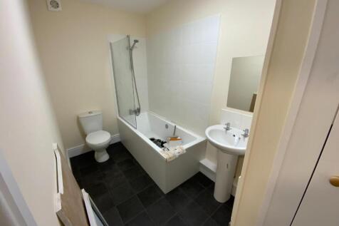 Bathroom 2.jpg