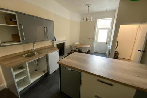 Kitchen2.jpg
