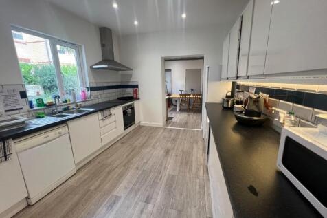 Kitchen Photo.jpg