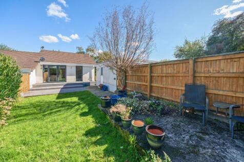 6 Oakdale Avenue