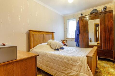 Bedroom 2 (rear)