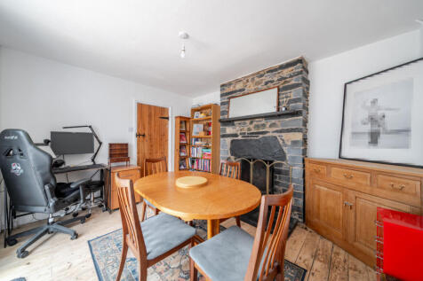 1366071-15-68f646...